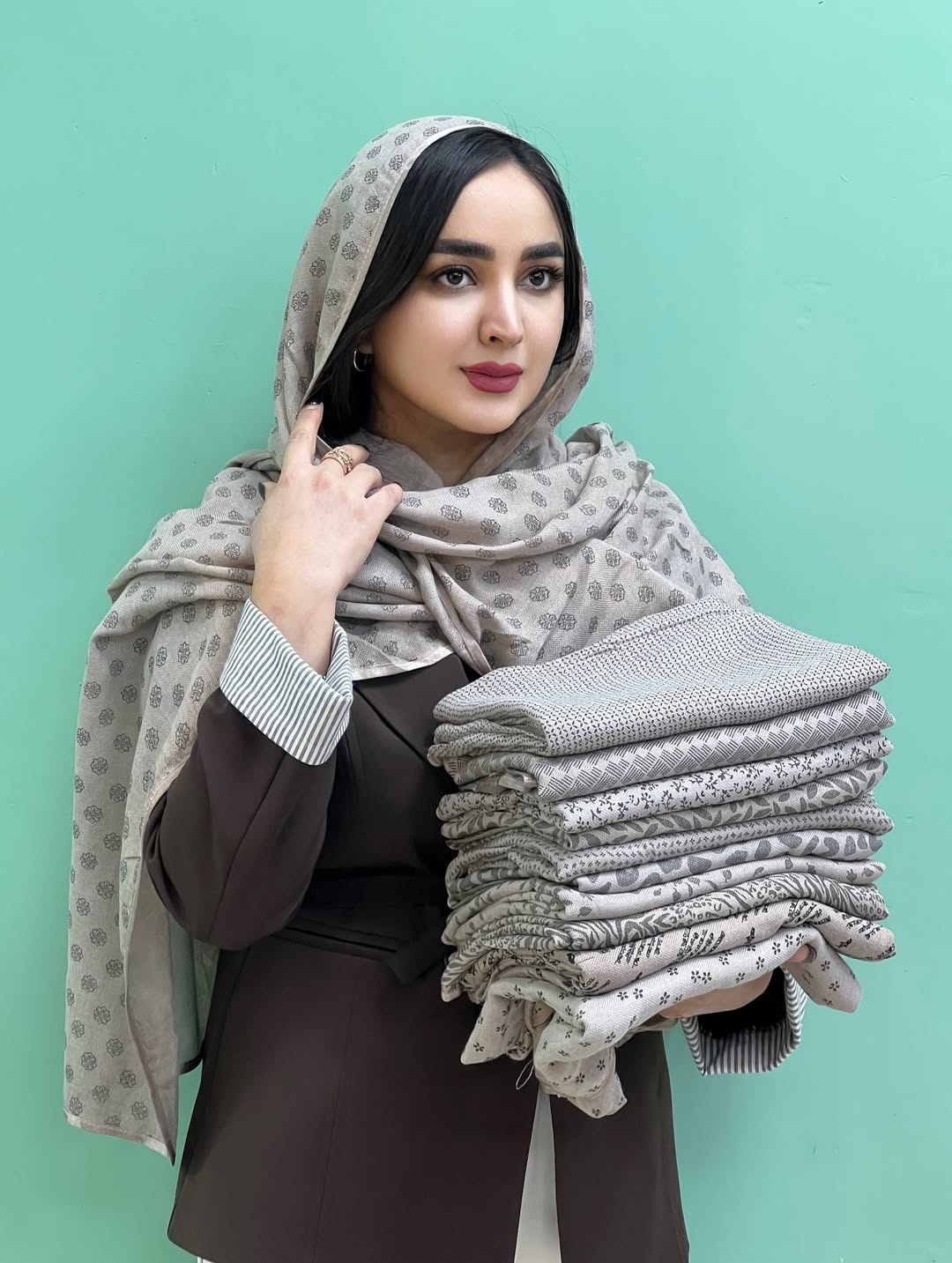 شال کنفی پاییزه کرمی طرح داروارداتی