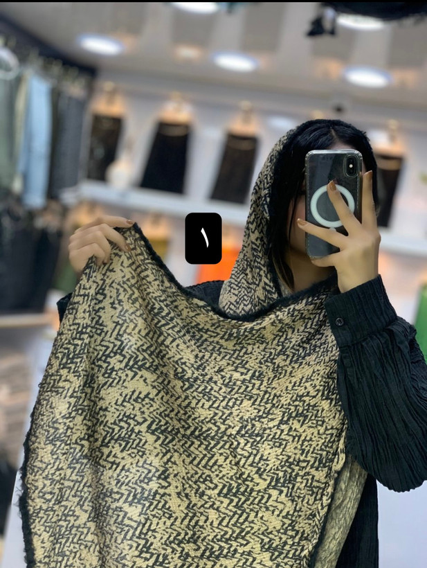 شال برشکا لبه خز پاییزه وارداتی سبک