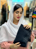 شال برشکا لبه گیپور دورنگ سفید و مشکی