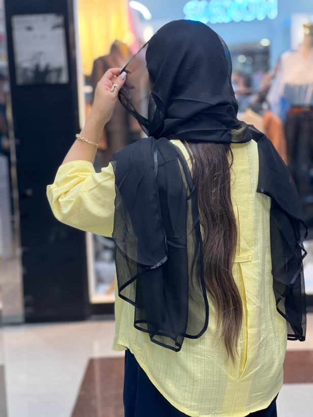 شال حریر میله ای لبه گاندوزی مشکی وارداتی