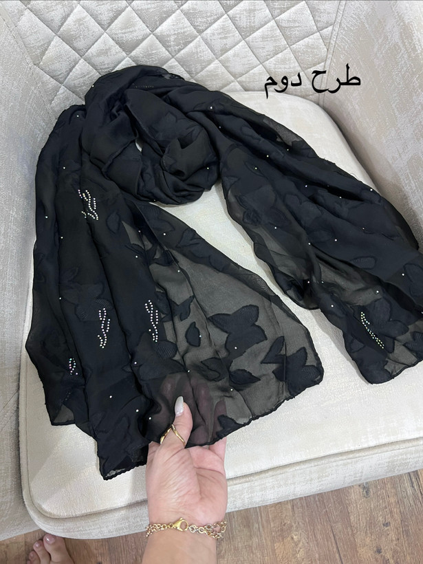 شال حریر مشکی گل برجسته نگیندار هفت رنگ وارداتی - استوک