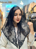 مینی اسکارف مشکی گیپور سه گوش نگینی لوکس وارداتی قواره۹۰ - استوک