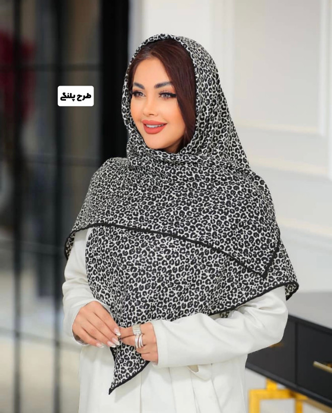 روسری نخی سفید_مشکی دور دست دوز قواره۱۱۰طرح پلنگی و پیچازی