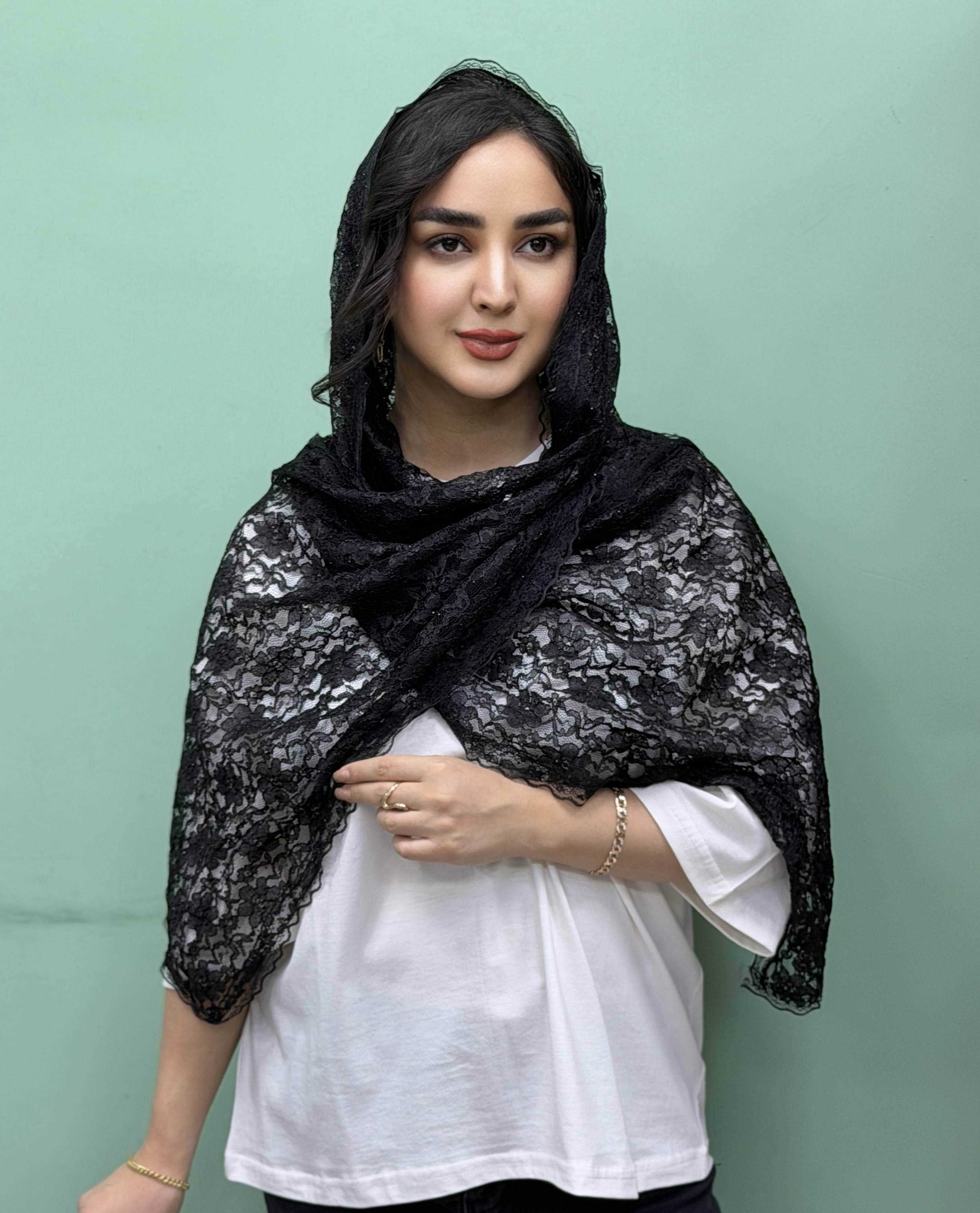 شال گیپور نگینی حاشیه دانتل مشکی نرم و لطیف