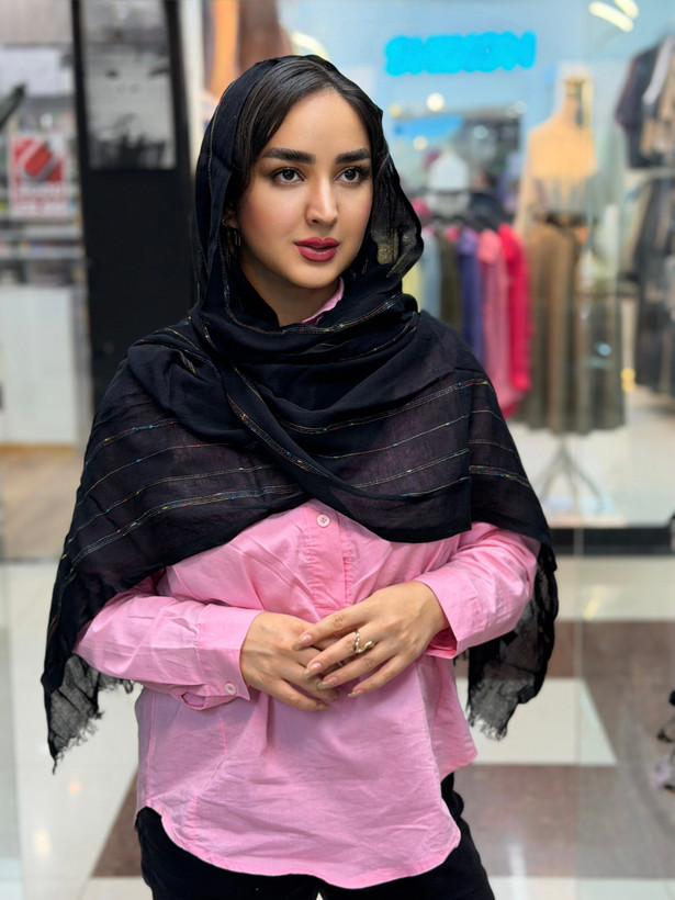 شال مشکی نخی وارداتی با دوخت های ظریف رنگی
